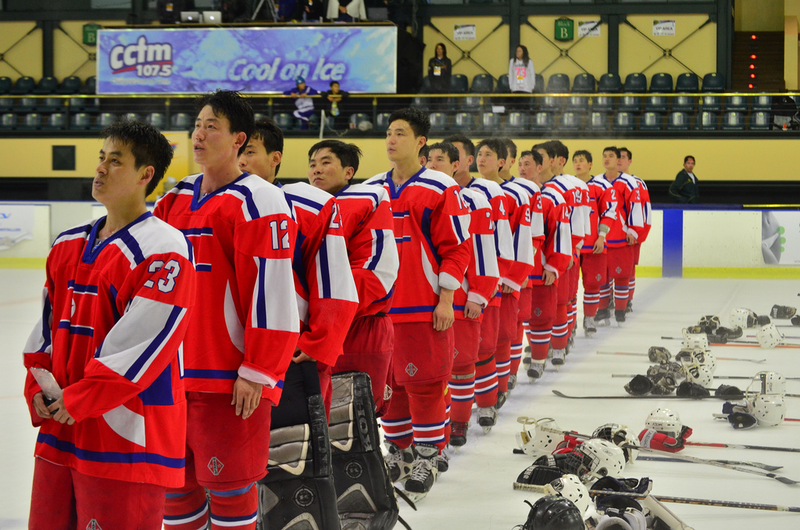 Illustration for article titled Photos: The North Korean Hockey Team